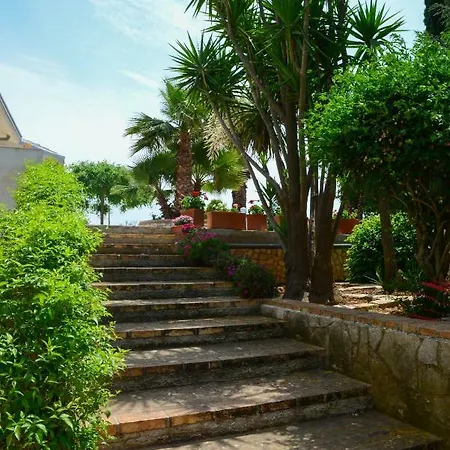 La Civetta Rodonisa Villa *